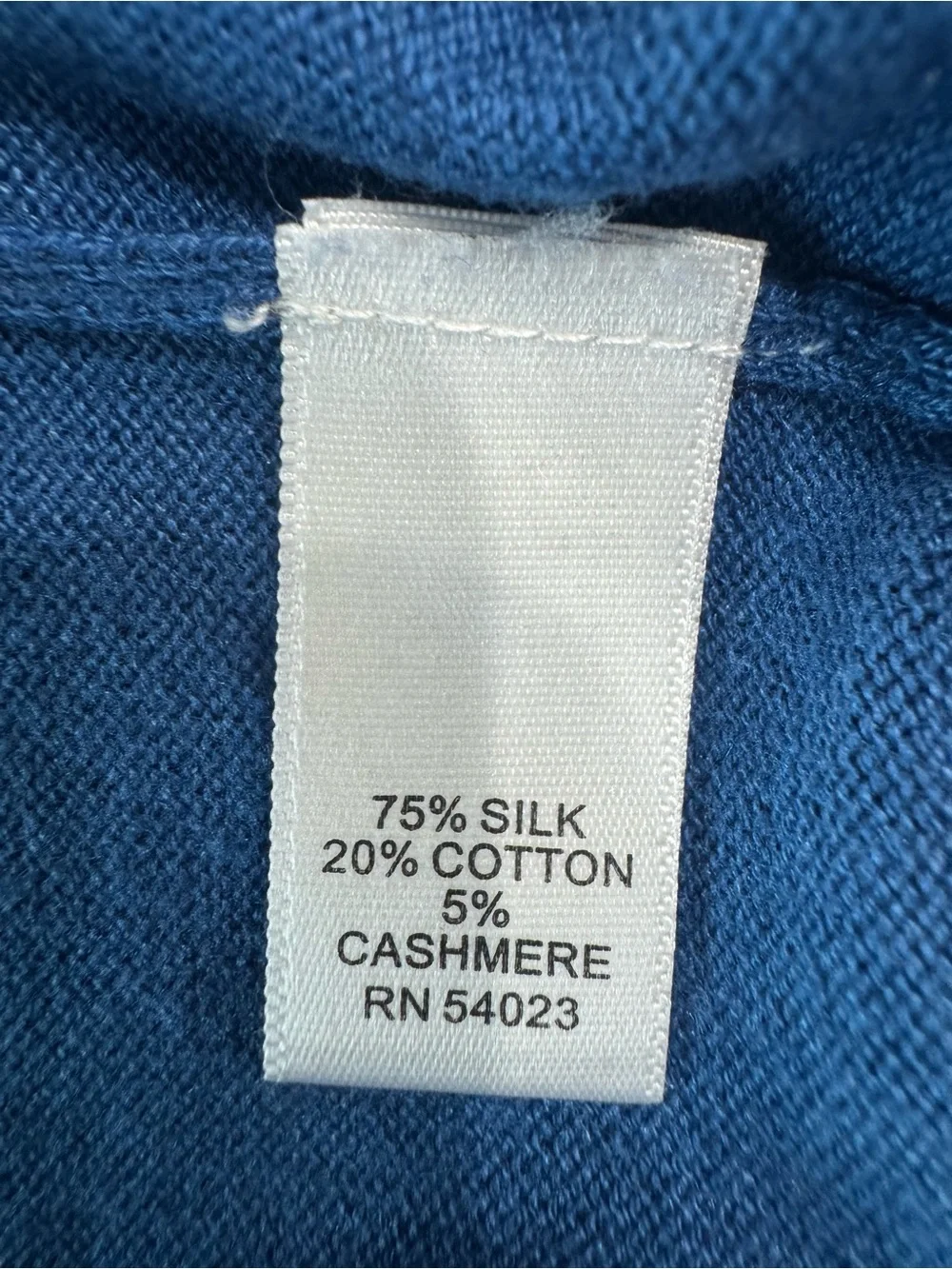 Banana Republic Luxury Blend Men’s M Blue V-Neck Sweater Silk Cashmere Cotton